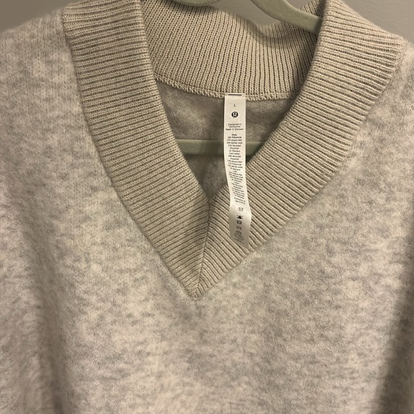 Lululemon alpaca wool blend v neck sweater - Picture 3 of 3